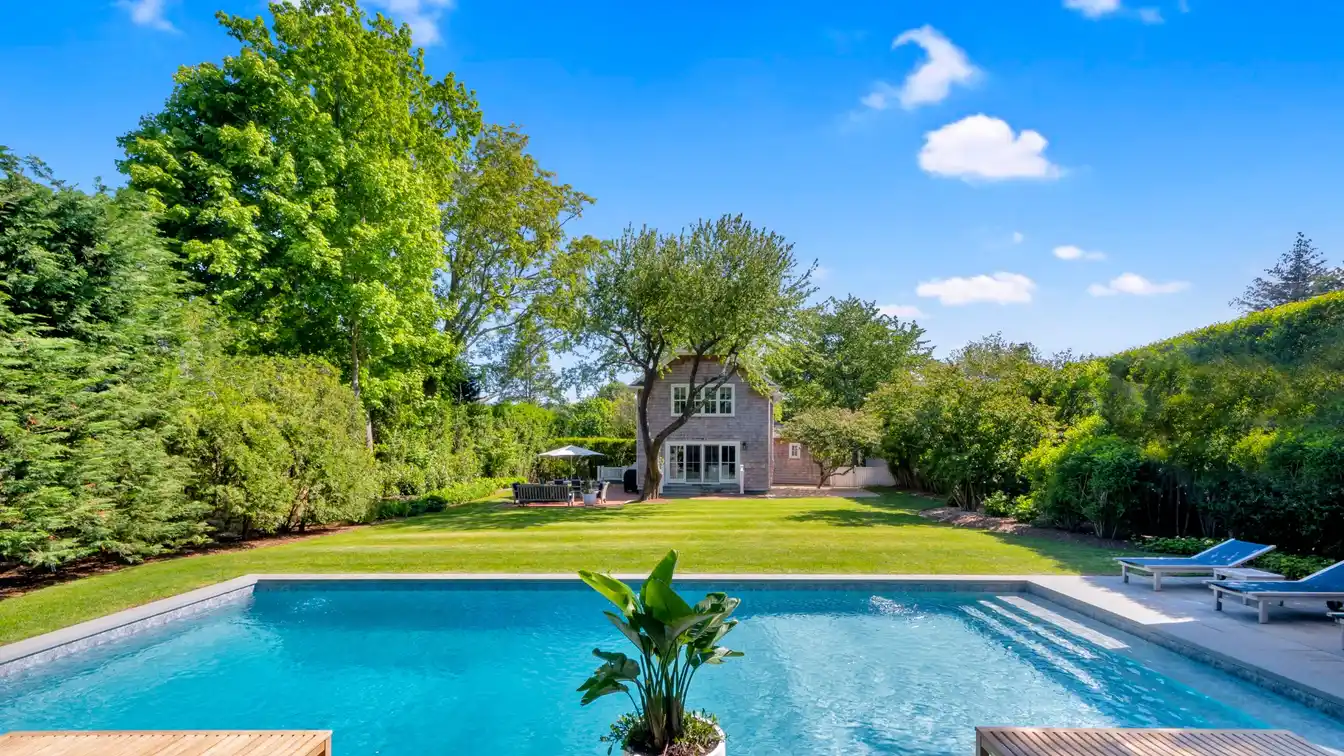 This Classic Treasure Is the Perfect Private Oasis