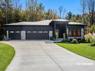 Stunning Contemporary Ranch in the Ravines Golf Community