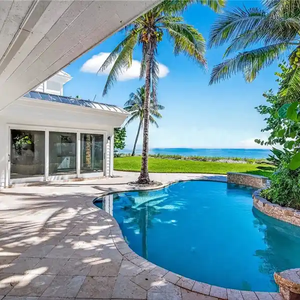 TROPICAL OCEANFRONT LUXURY IN INDIAN RIVER SHORES