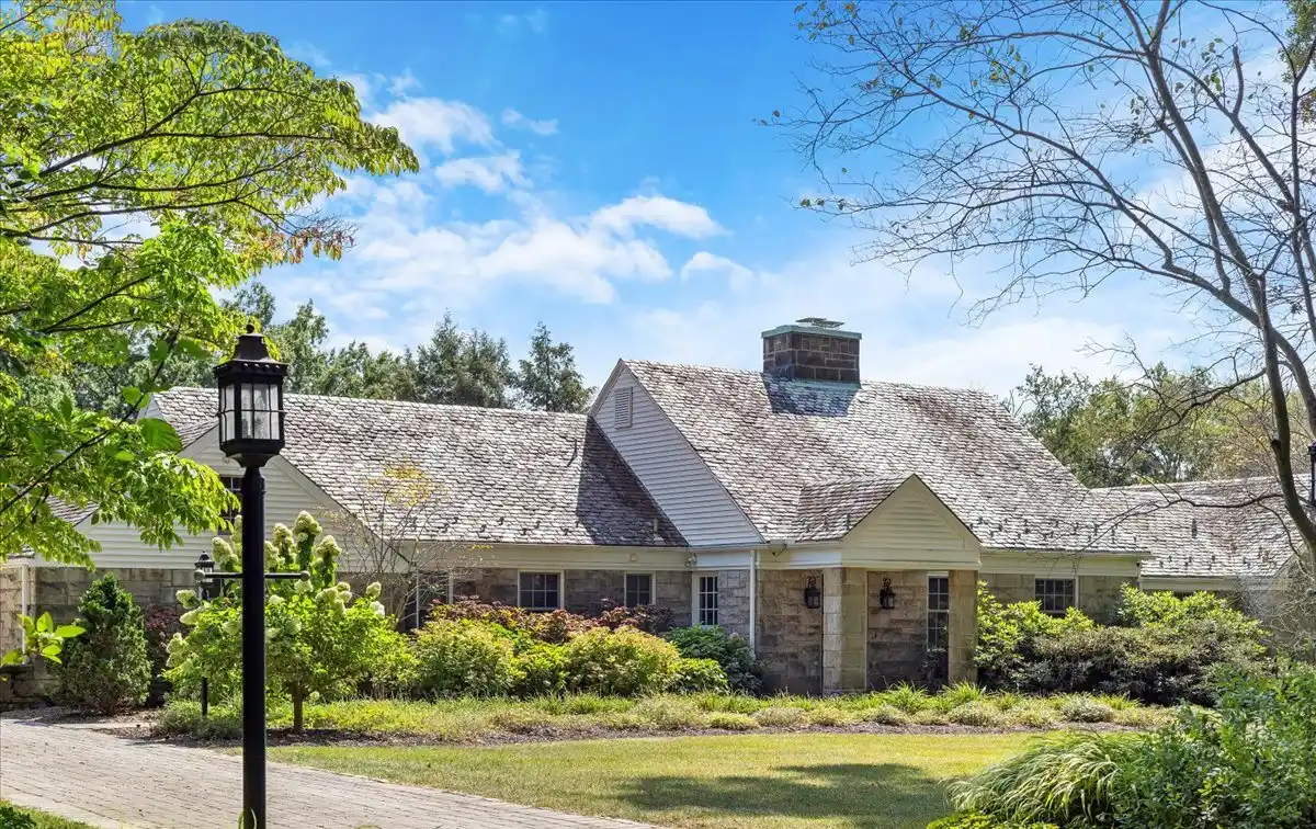 Stone Manor Nestled in the Heart of Hampton Township
