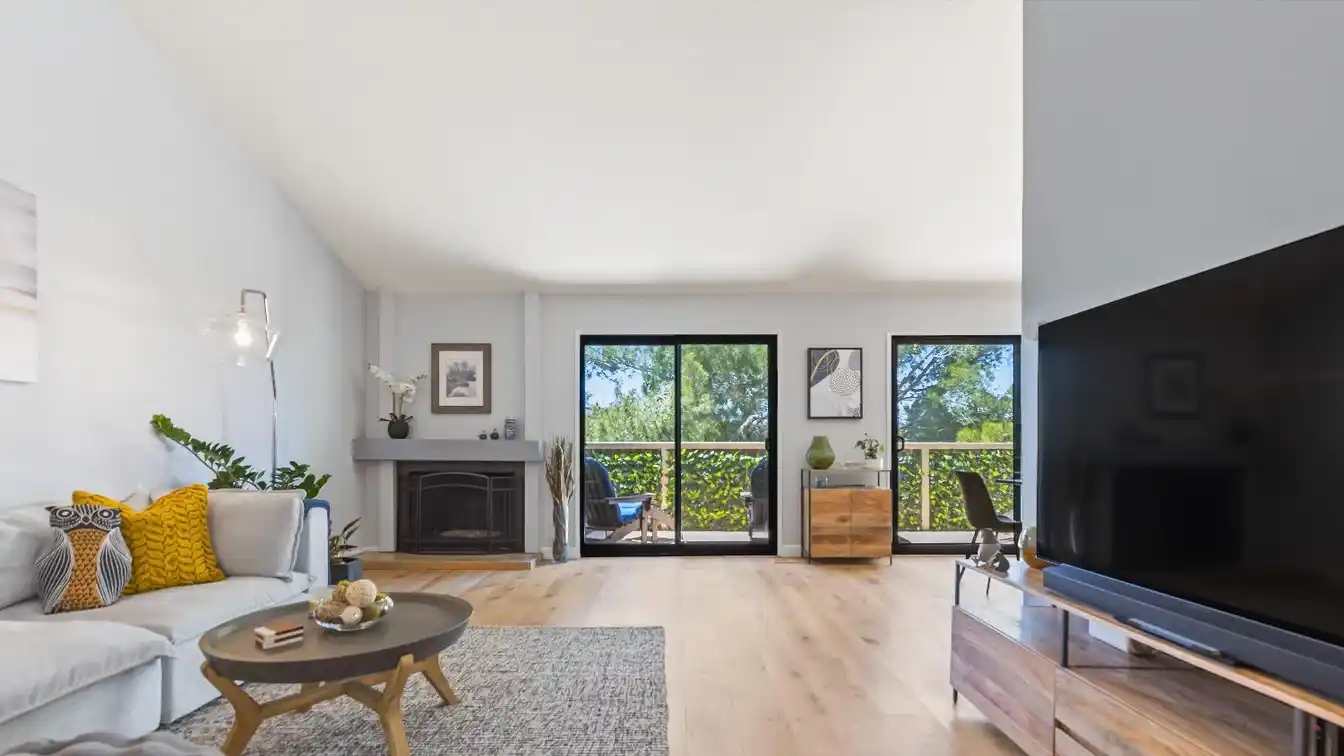 Updated Townhouse in Prime Location