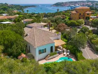 Gorgeous Five Bedroom Villa with Pool