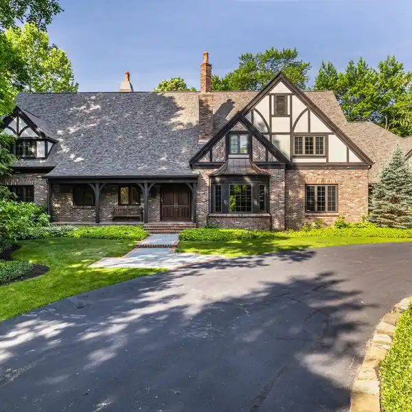 GORGEOUS HOME IN A PREMIER NEIGHBORHOOD