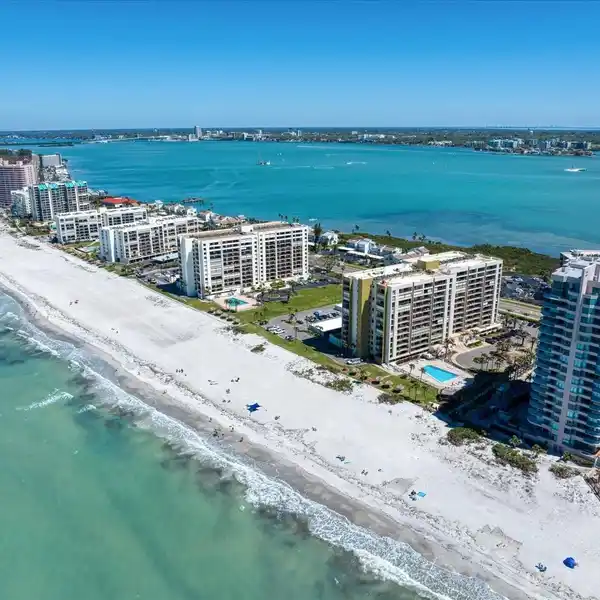 EXQUISITE GULF-FRONT CONDO