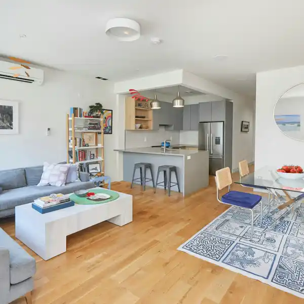 OVERSIZED AND GORGEOUS CONDO DUPLEX