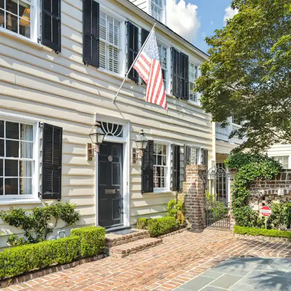 THE LINDSAY FOWLER HOUSE