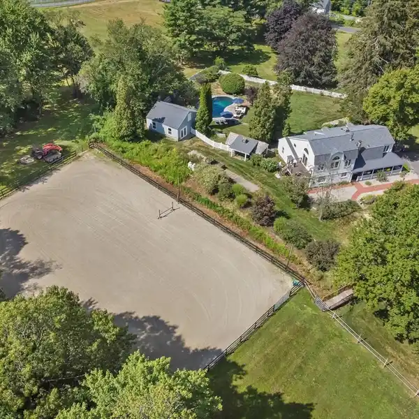 TIMELESS NEW ENGLAND EQUESTRIAN ESTATE