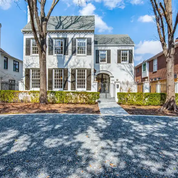 ELEGANT HOME ON A PRIME UNIVERSITY PARK LOT