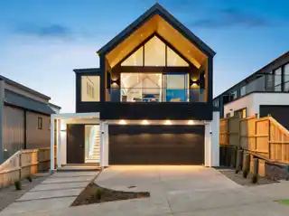 Contemporary Residence Crafted by Award-Winning Architect
