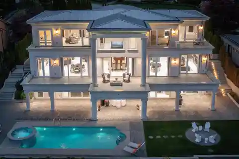Unobstructed Panoramic Views