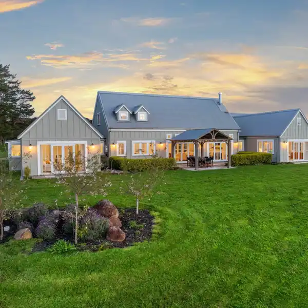 ELEGANT FRENCH COUNTRY STYLE HOME