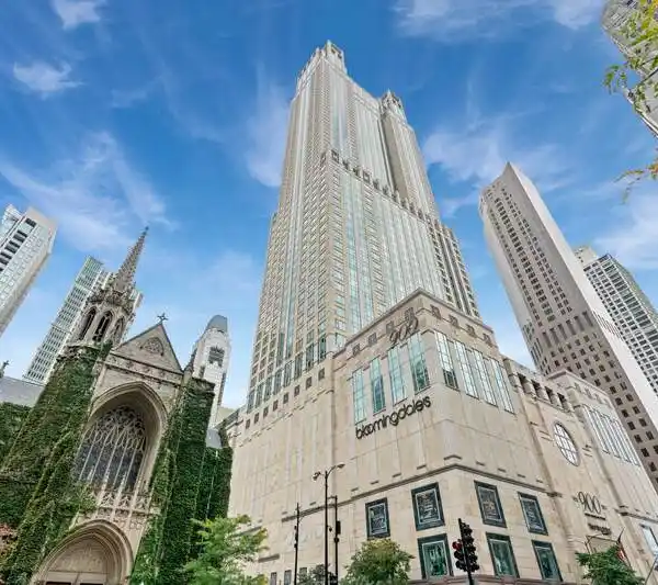 REFINED ELEGANCE IN AN ICONIC BUILDING