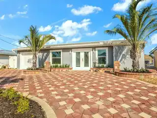 Totally Remodeled Direct Gulf Access Pool Home