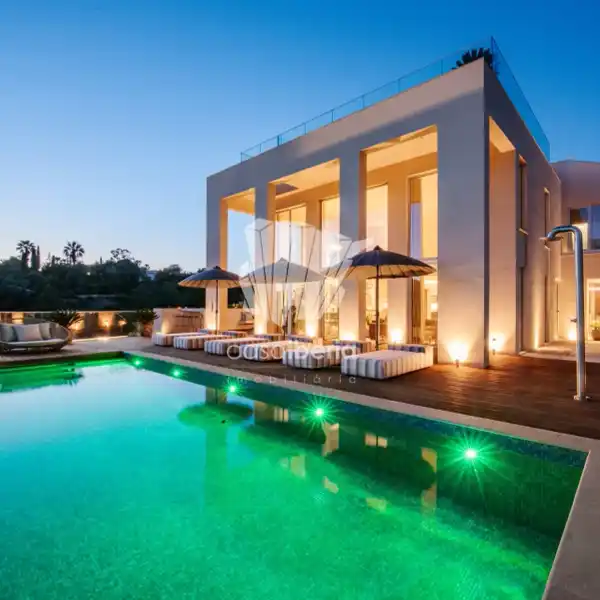 LUXURY VILLA "CARVOEIRO"