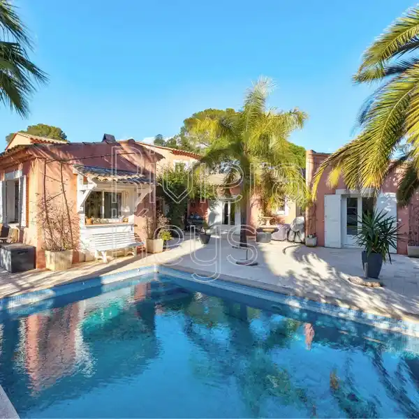 MAGNIFICENT NEO-PROVENçAL VILLA