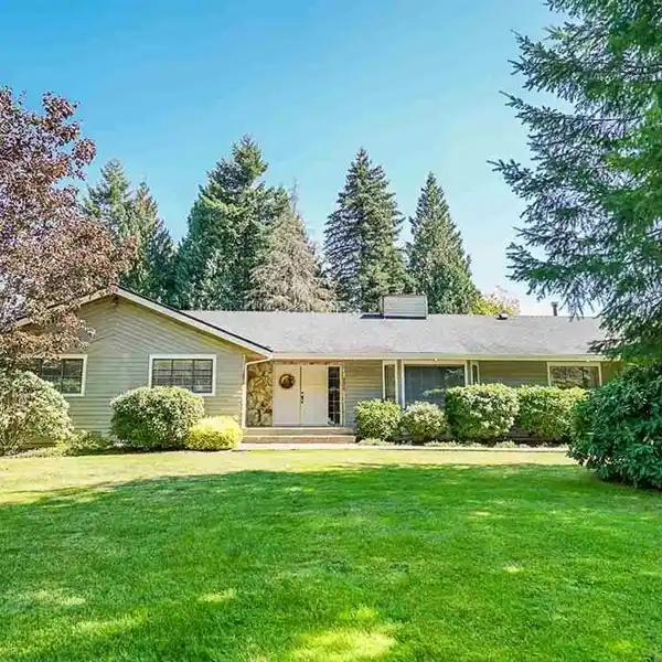 SPRAWLING PROPERTY WITH GREAT POTENTIAL