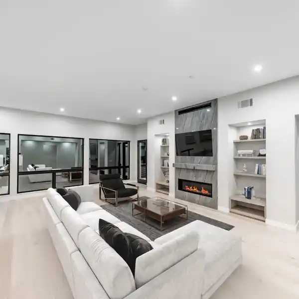 PENTHOUSE VILLA OVERLOOKING PASEO