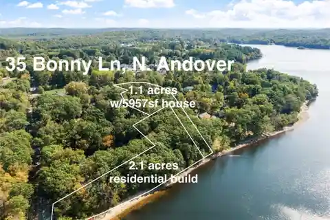 Sprawling Contemporary Residence with Prime Lakefront