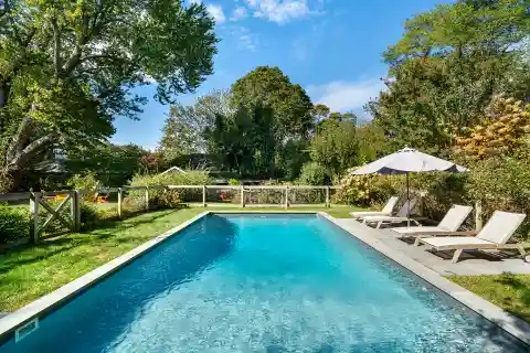 Sunny Farmhouse for Rent