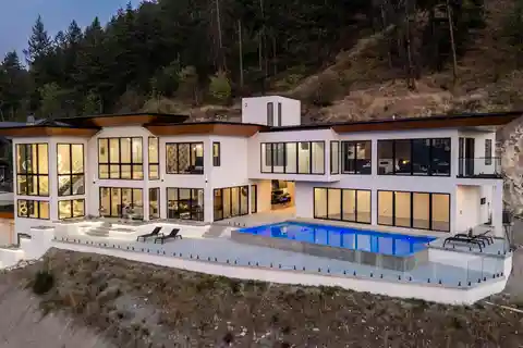 Okanagan Panoramic Retreat