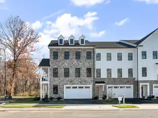 Last End Unit Luxury Townhouse