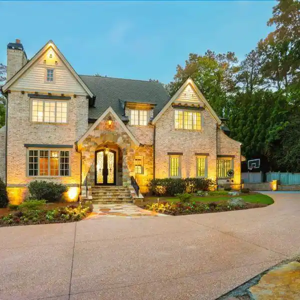 LIVE THE DREAM IN CHASTAIN PARK
