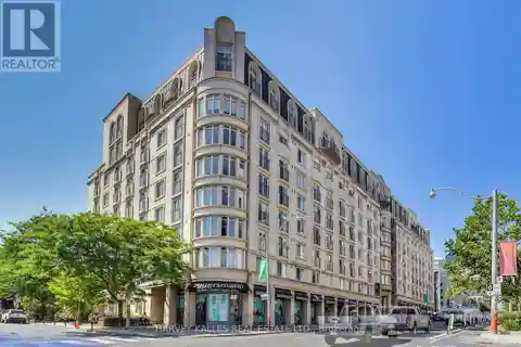 Luxury Urban Living at This Sub-Penthouse Condominium