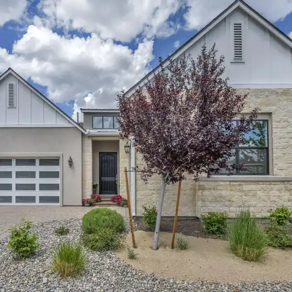 STUNNING HOME WITH OPEN LAYOUT IN RANCHARRAH