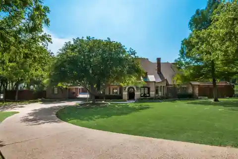 Dream Luxurious Retreat with Endless Entertainment