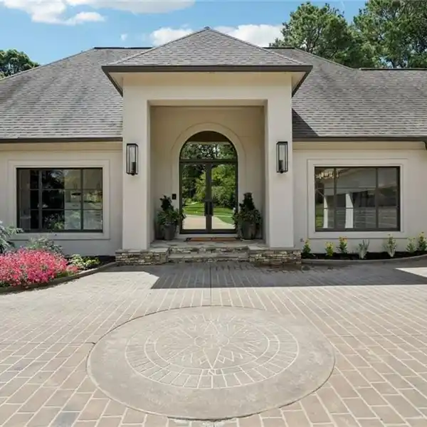 EXCEPTIONAL RENOVATED ESTATE AT POLO GOLF & COUNTRY CLUB