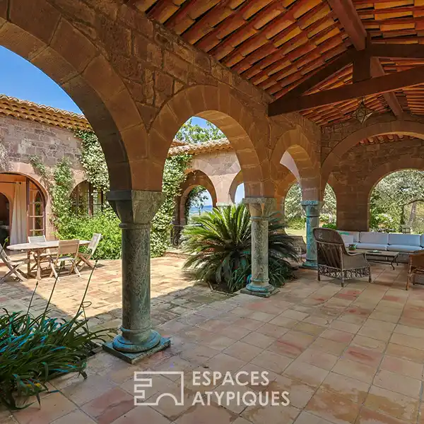 EXCEPTIONAL ESTATE IN THE HEART OF THE VAR SCRUBLAND