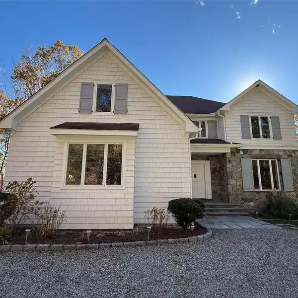 PRIVATE COLONIAL ESTATE WITH POOL AND GUEST HOUSE