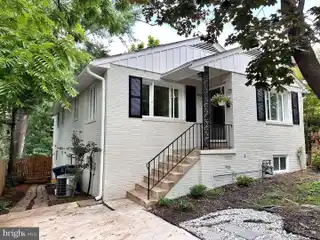 Peaceful Maywood Oasis with Versatile Lower Level