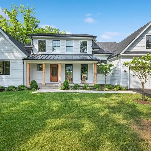 LUXURIOUS AND TIMELESS HOME