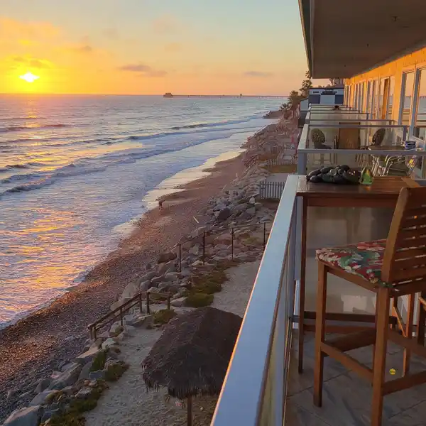 BEACHFRONT LIVING!