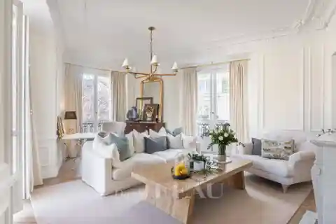 Completely Renovated Full-Floor Apartment