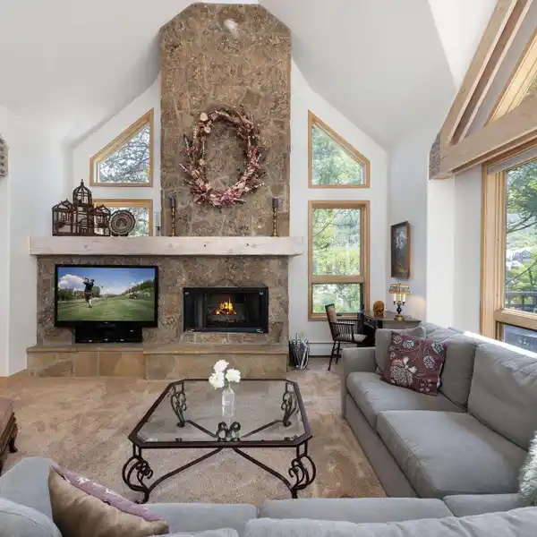 PRIVATE TOWNHOUSE RETREAT