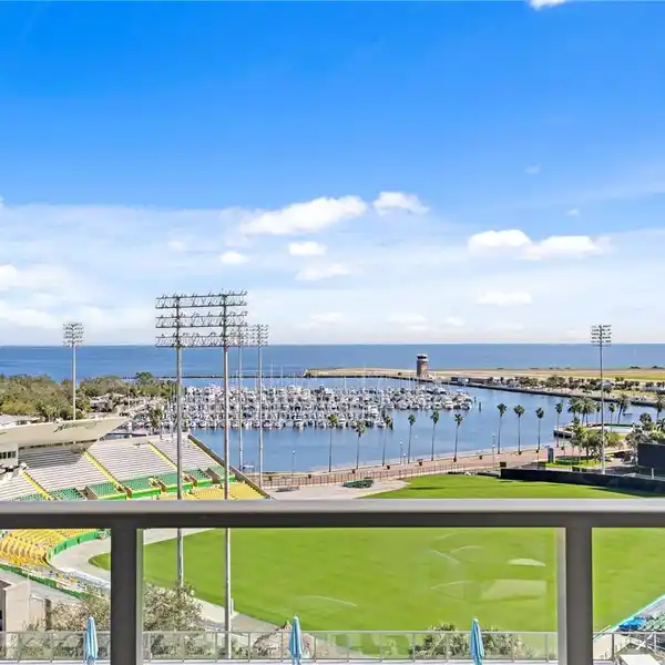 ARTFULLY CURATED LUXURY