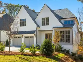 Striking Modern Design with Sunlit Open Interiors