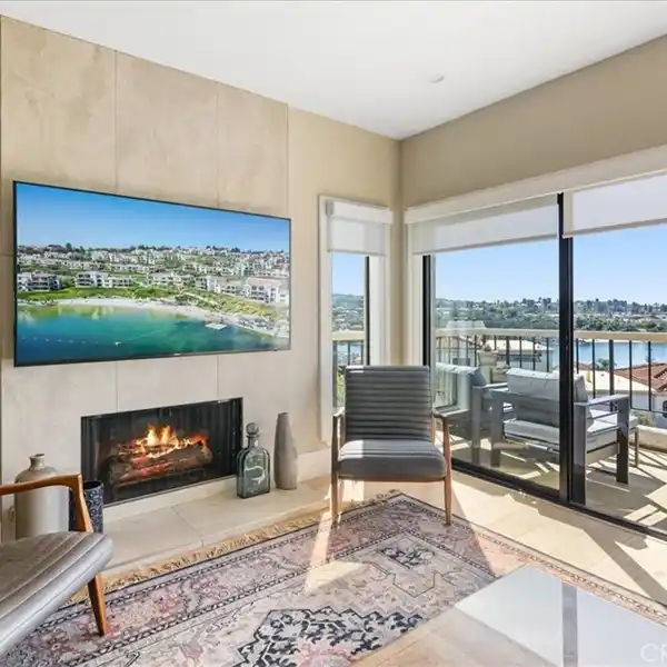 UPGRADED RESIDENCE WITH PANORAMIC VIEWS