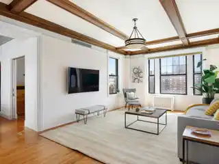 Grand Classic 7-room Home