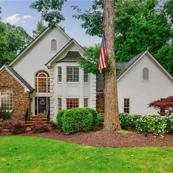 ELEGANT ESTATE HOME IN COUNTRY CLUB OF THE SOUTH