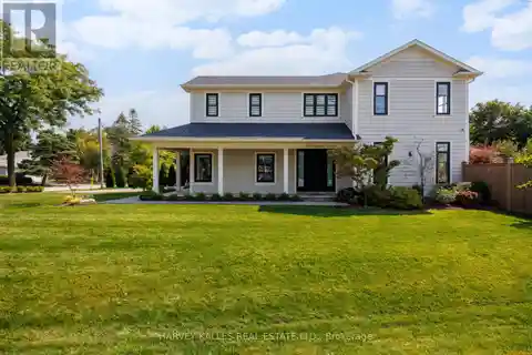 Beautifully Designed Modern Farmhouse
