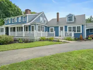 Expansive Custom Cape