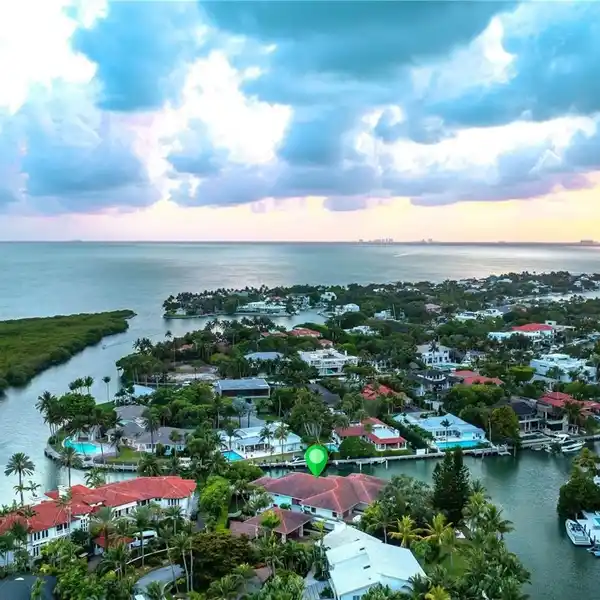 SPECTACULAR CONTEMPORARY HOME