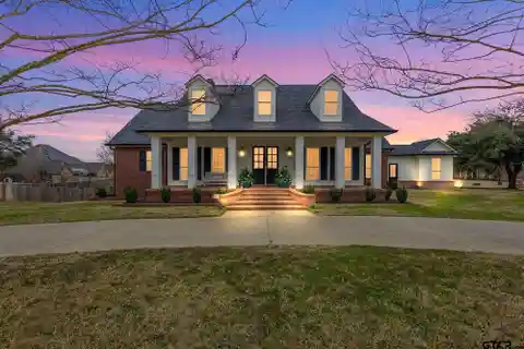 Exquisite Home in South Tyler