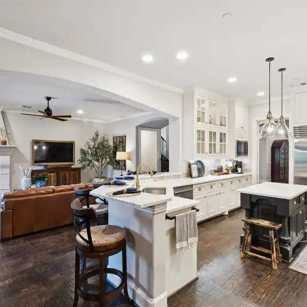 CHARMING TWIN CREEKS ESTATE WITH CHEF’S KITCHEN AND PRIVATE PARADISE