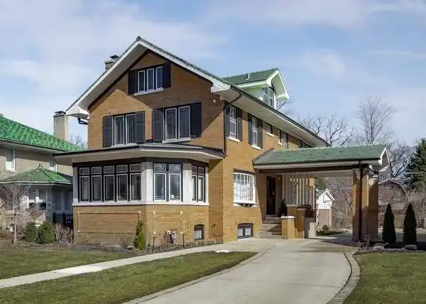BEAUTIFULLY REIMAGINED RIVER FOREST HOME