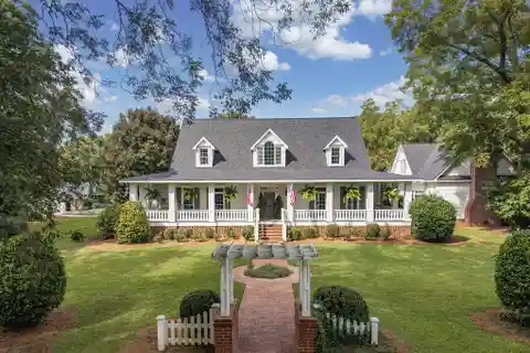 Private Farm Oasis on 12 Acres