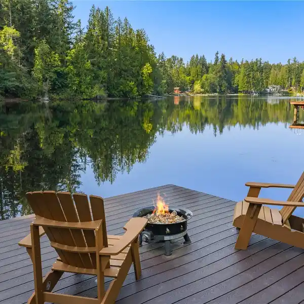 ELEVATED STYLE ON SCENIC BEAVER LAKE